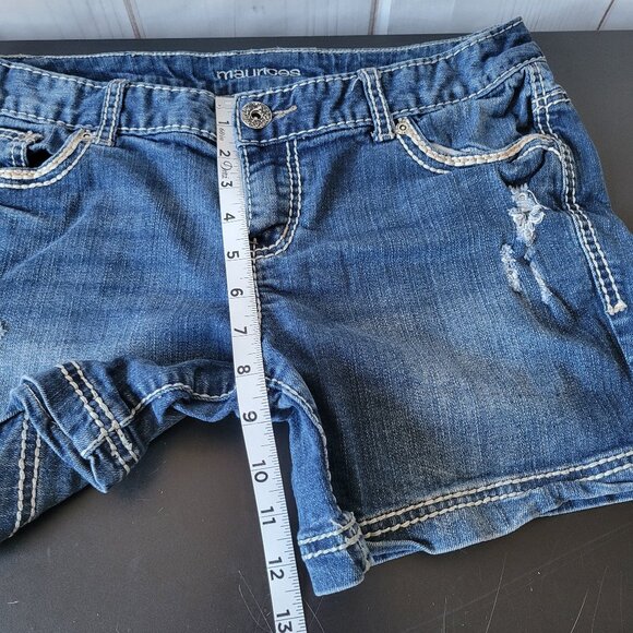 Maurices Women’s Jean Shorts, Women’s Shorts, Sz 7/8, Dark Distressed Denim, EUC - Picture 5 of 6